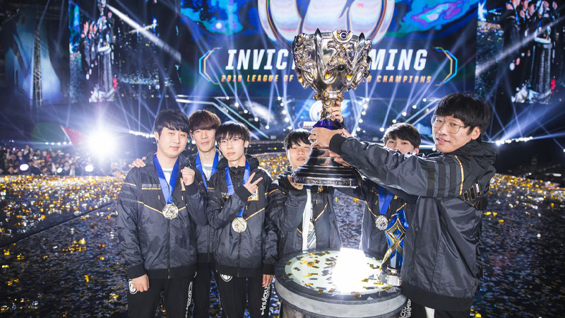 S15总决赛成都AG超玩会夺冠，季后赛强势表现勇夺银龙杯成就冠军战队-3377体育电竞